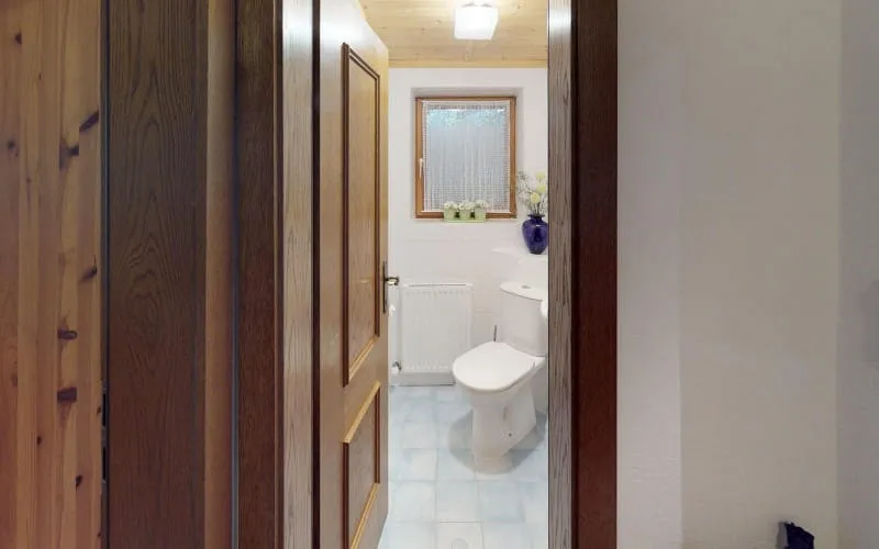 appartementweinbergbathroom1.jpg