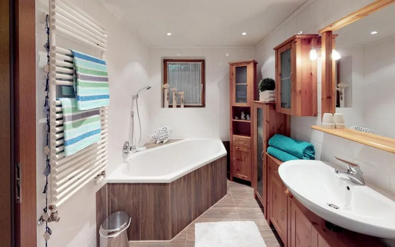 appartementweinbergbathroom.jpg